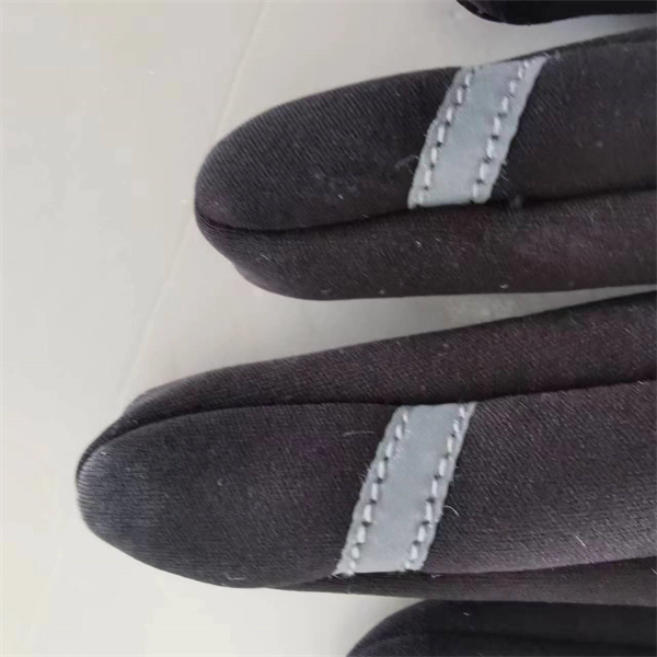 黑色保暖薄手套現(xiàn)貨  